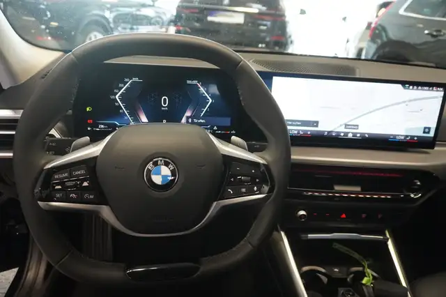 BMW 3 Series view 11