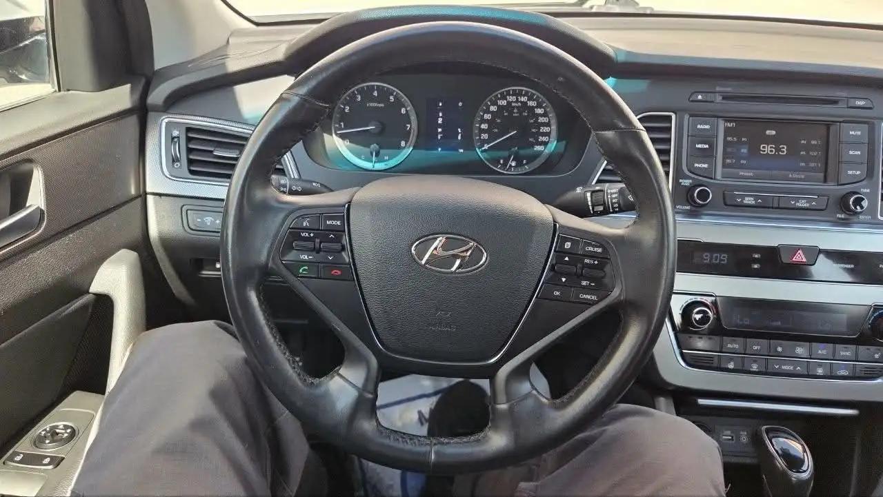 Hyundai SONATA снимка Hyundai SONATA
