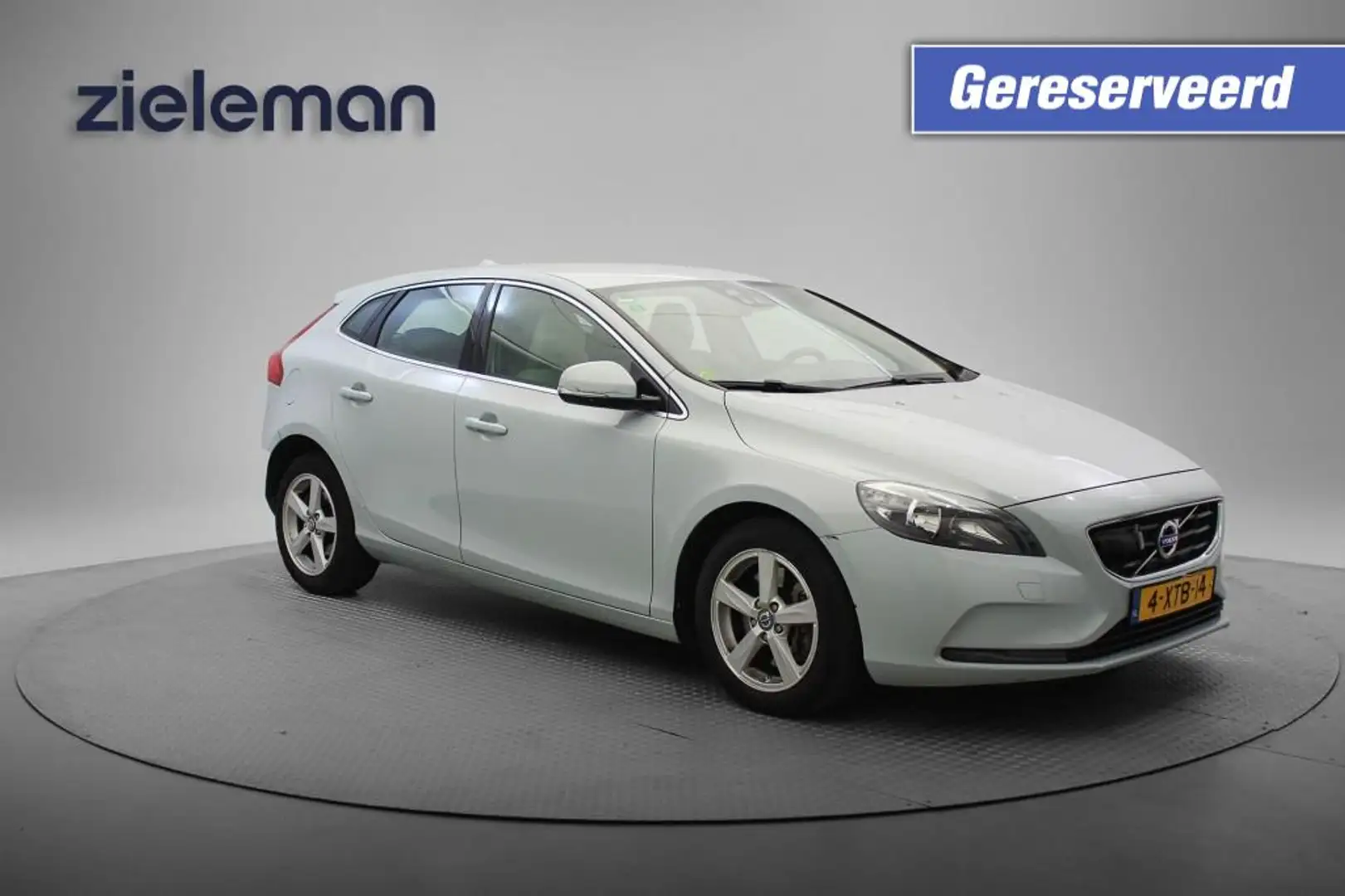 Volvo V40 2.0 D4 Momentum Business - GERESERVEERD!!! Bleu - 1