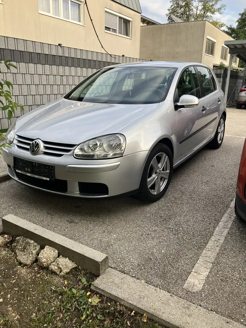 Volkswagen Golf Comfortline 1,9 TDi Silber - 2