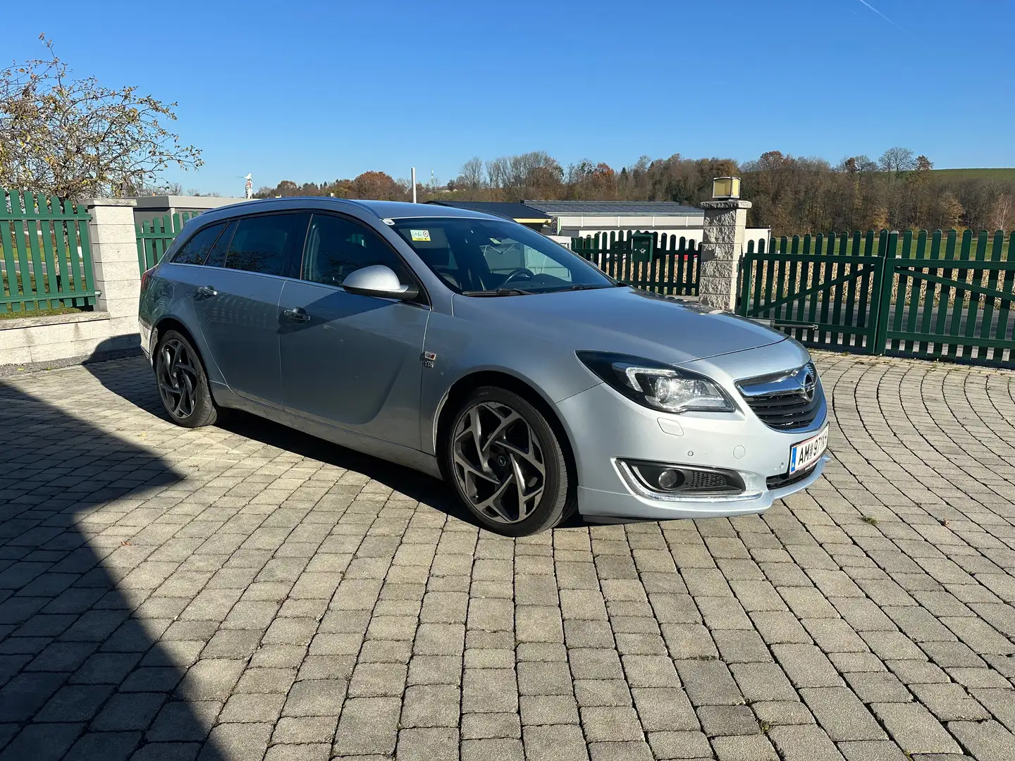 Opel Insignia Insignia Sports Tourer 2,0 CDTI Allrad OPC-Line Silber - 2