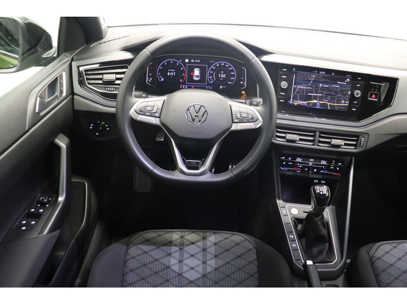 Volkswagen Taigo 1.0 TSI R-Line Panorama Matrix NAVI — photo 15