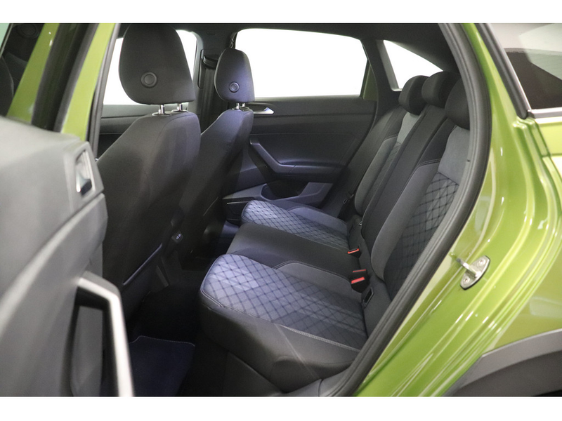 Volkswagen Taigo 1.0 TSI R-Line Panorama Matrix NAVI — photo 14