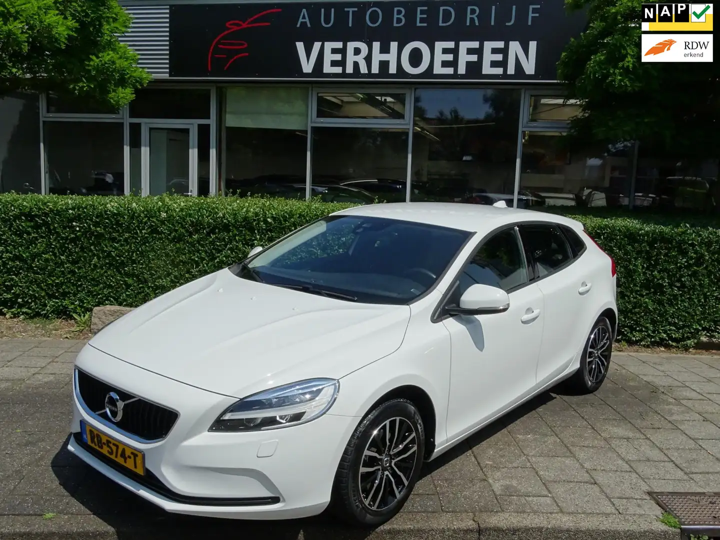 Volvo V40 2.0 T2 Nordic+ - STOEL VERW - PARK SENS - VOL DEAL Biały - 1