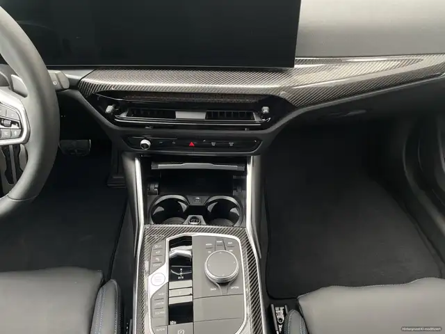 BMW 3 Series view 8