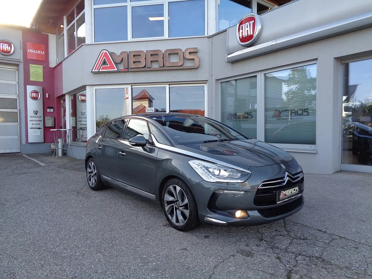 Citroen DS5 HDi 165 So Chic Automatik Diesel Grau - 1
