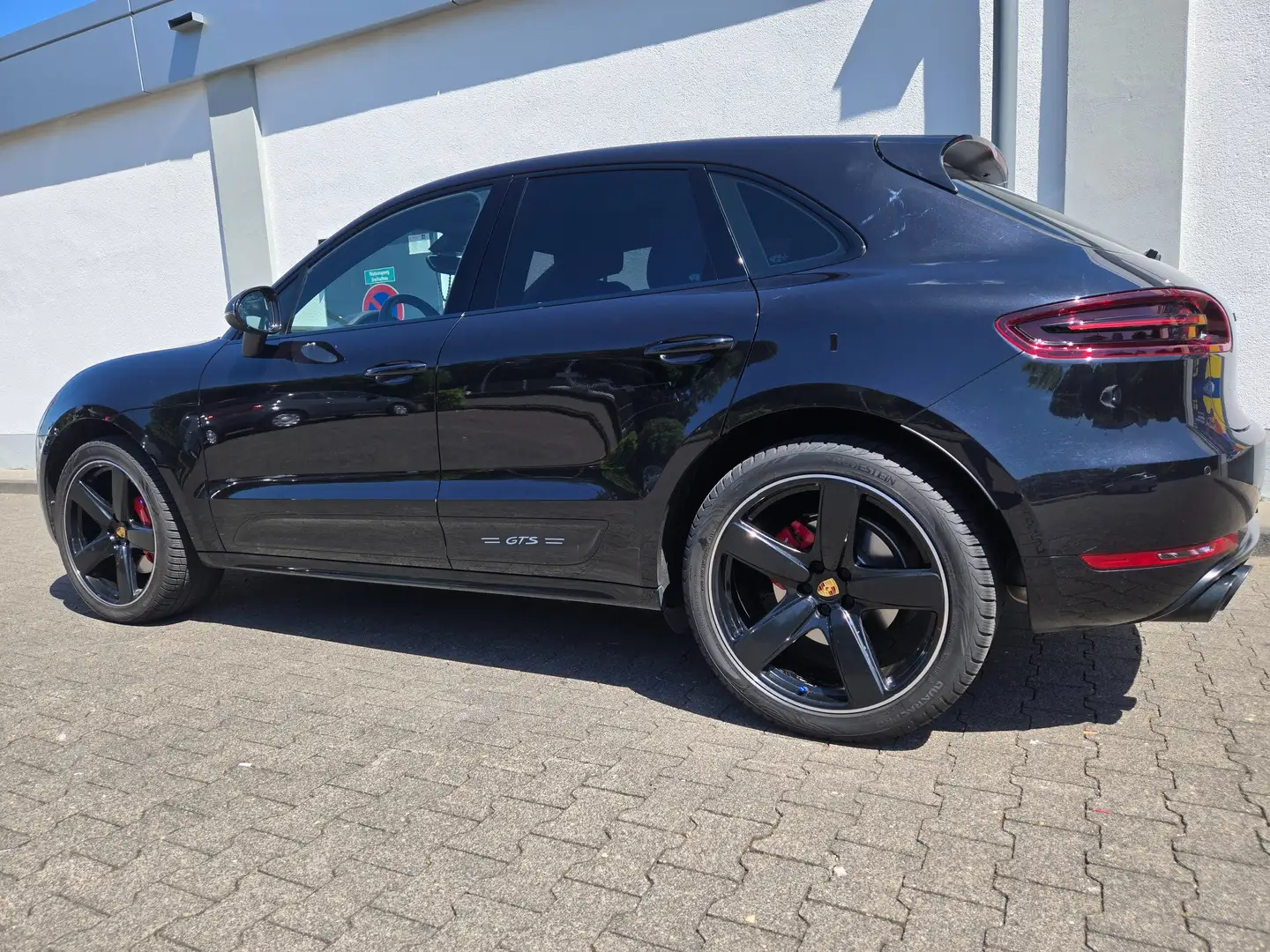 Porsche Macan Macan GTS mit Approvid bis 2026 Schwarz - 2