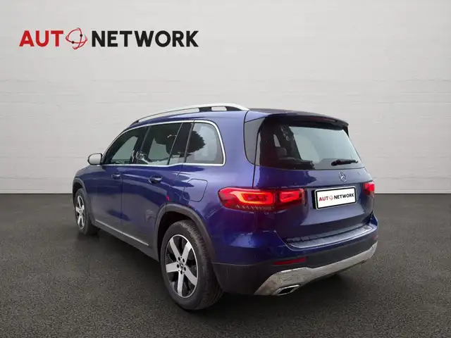 Mercedes-Benz GLB view 4