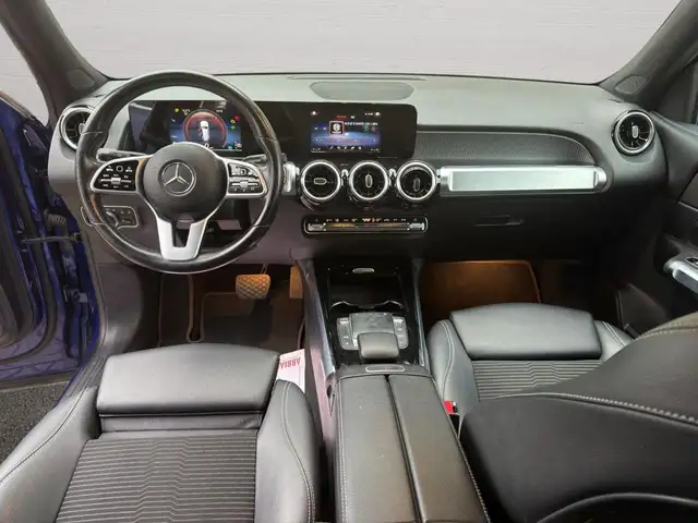 Mercedes-Benz GLB view 9