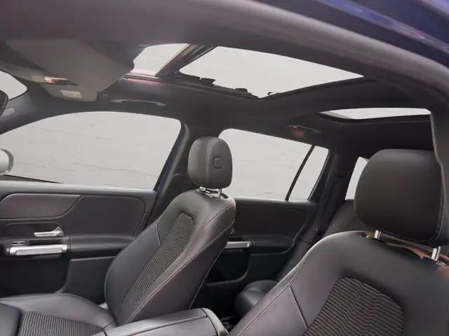 Mercedes-Benz GLB view 12