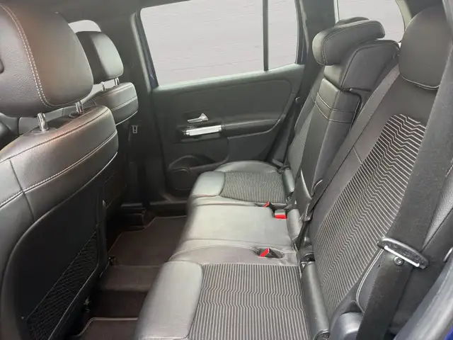 Mercedes-Benz GLB view 11