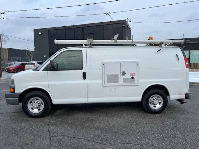 2009 Chevrolet Express 3500 Cargo Van