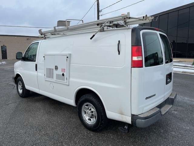 2009 Chevrolet Express 3500 Cargo Van