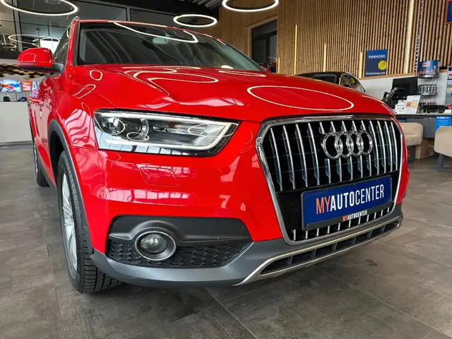 Audi Q3 view 3