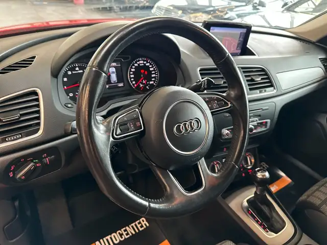 Audi Q3 view 12