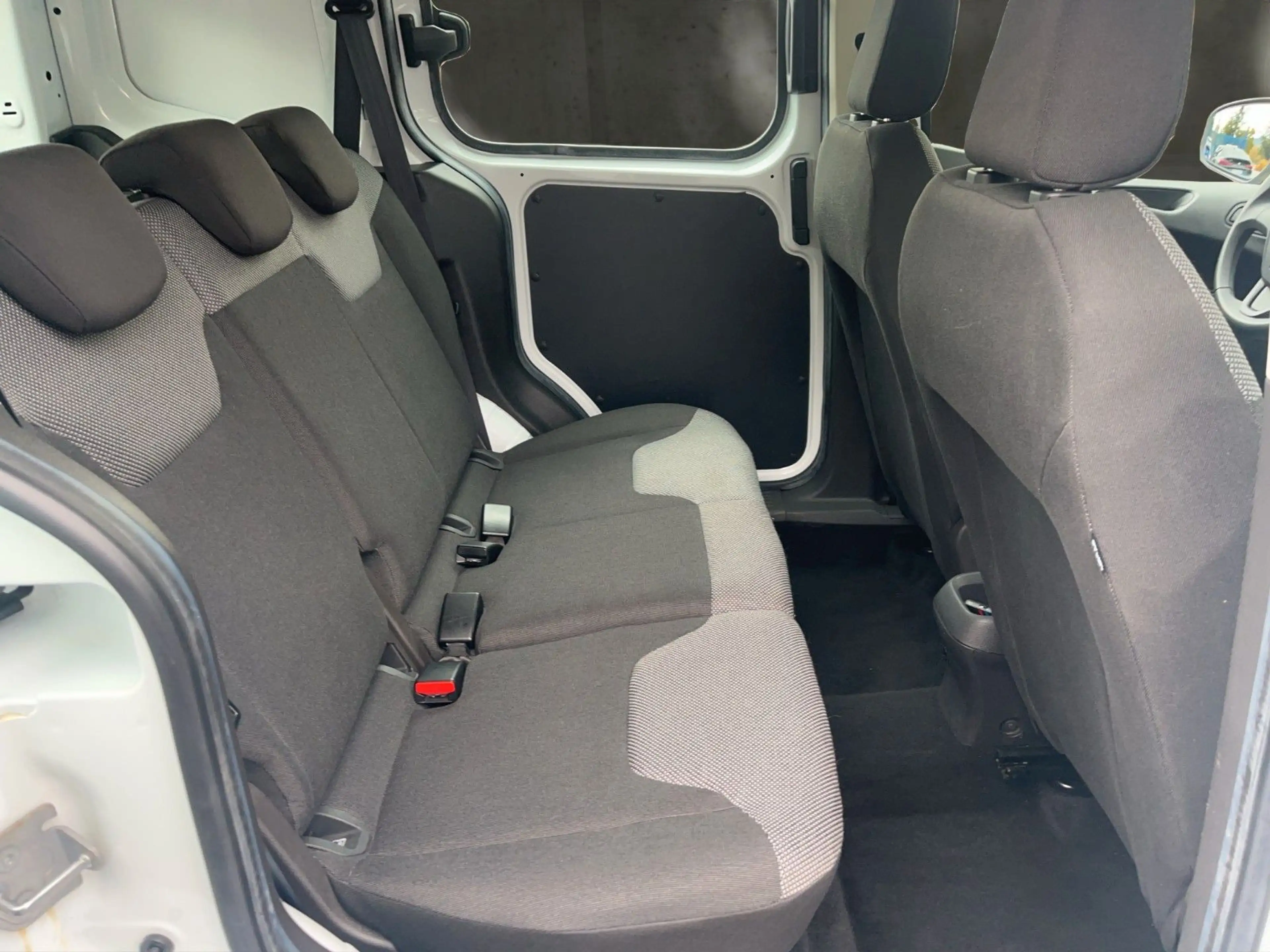 Ford Transit Courier /1.Hand/2xSchiebetür/Klima — photo 13