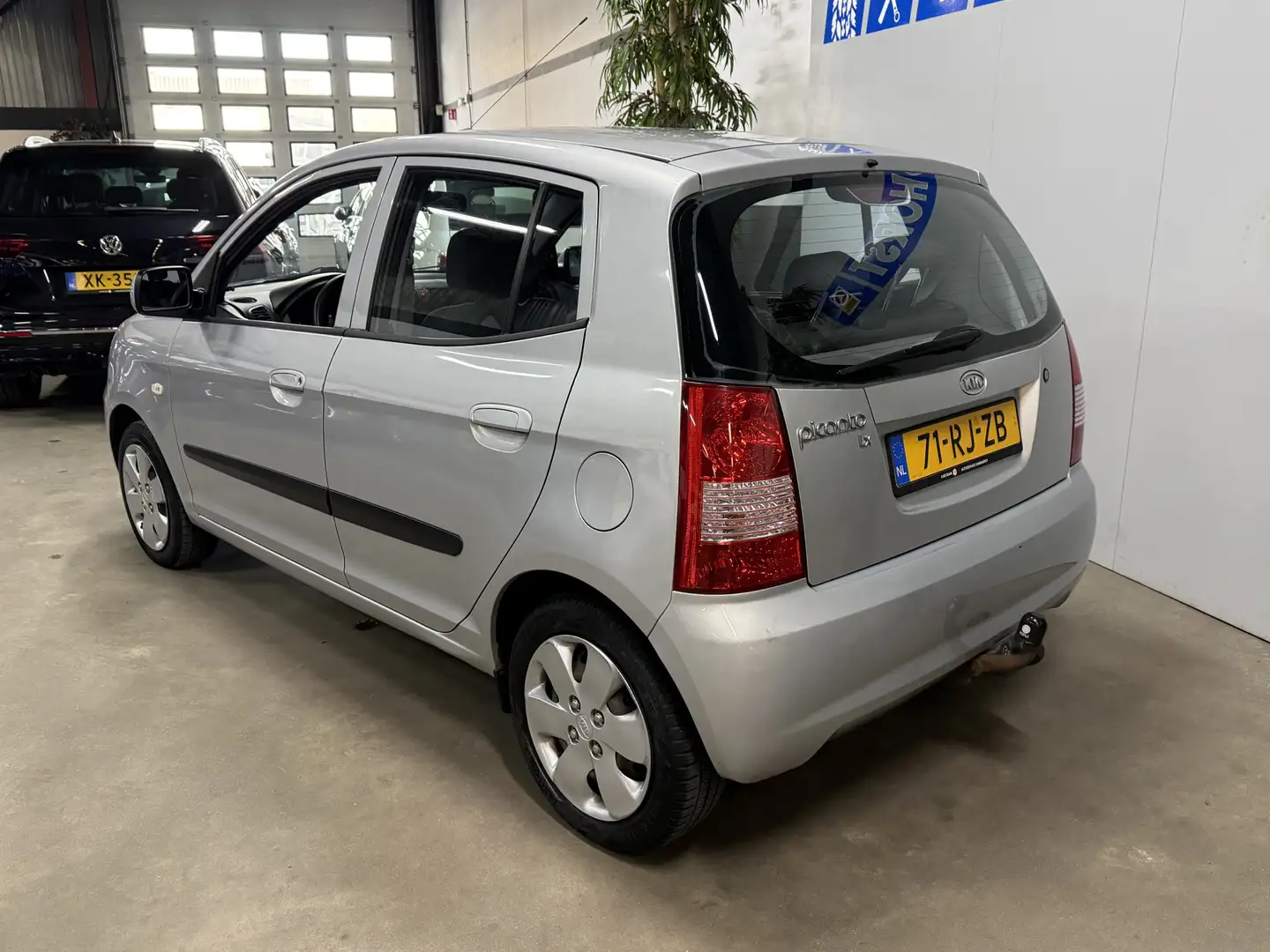 Kia Picanto 1.0 LXE APK tot 9-5-2026 !! Grijs - 2