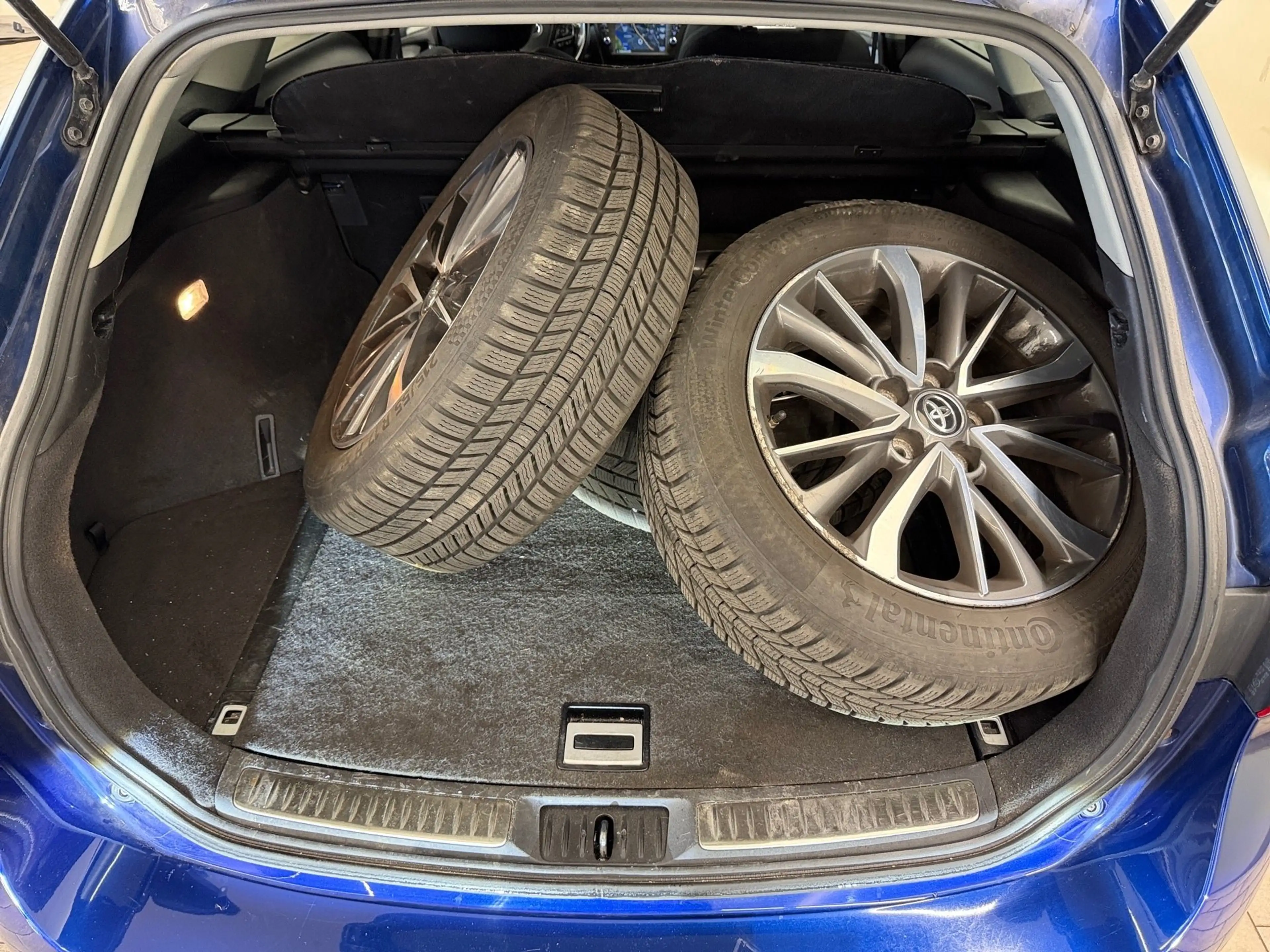 Toyota Avensis 2,0 D4-D Active — photo 11