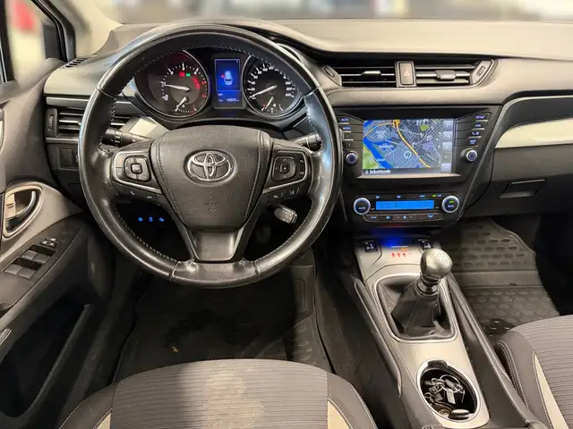 Toyota Avensis view 8