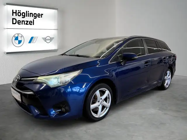 Toyota Avensis view 2