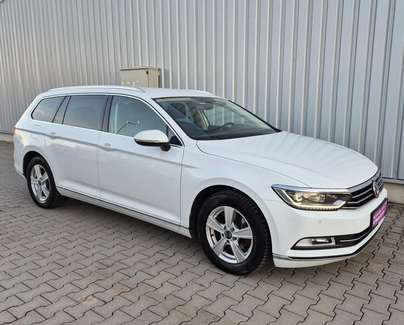 Volkswagen Passat Variant Passat Variant Highline 1,6 TDI Highline Weiß - 2