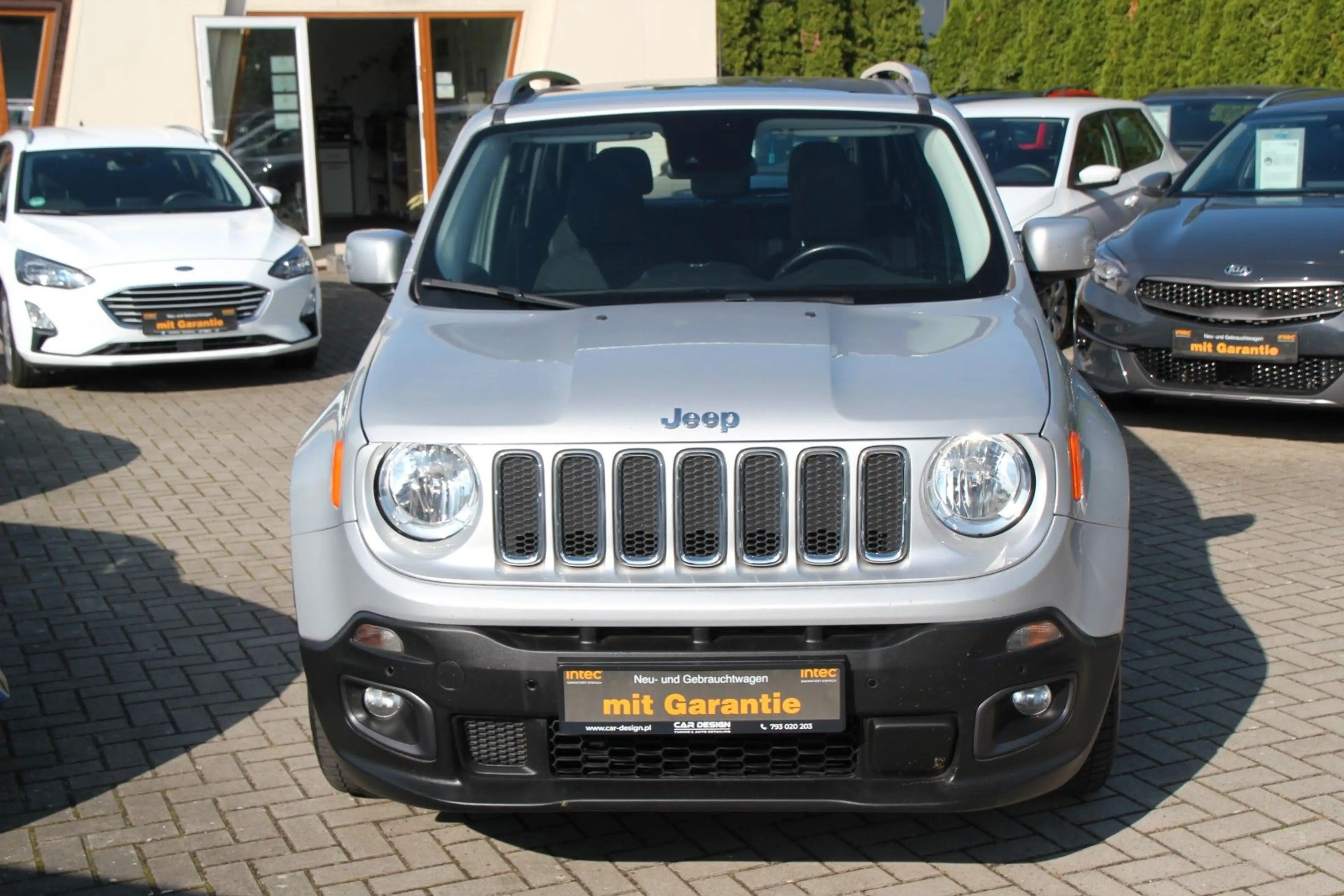 Jeep Renegade Limited FWD — photo 3
