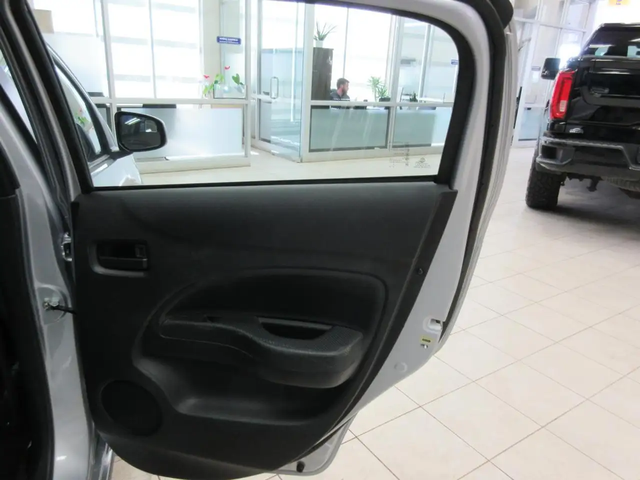 Mitsubishi Mirage photo Mitsubishi Mirage