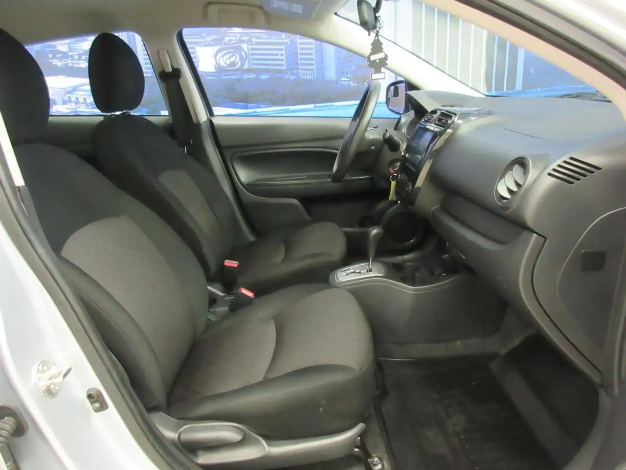 Mitsubishi Mirage photo Mitsubishi Mirage