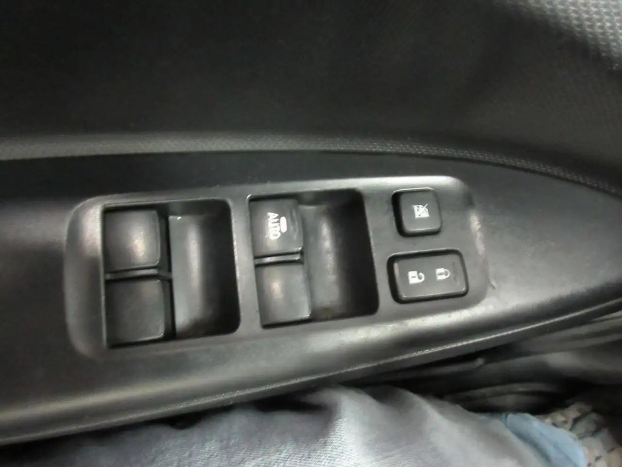 Mitsubishi Mirage photo Mitsubishi Mirage
