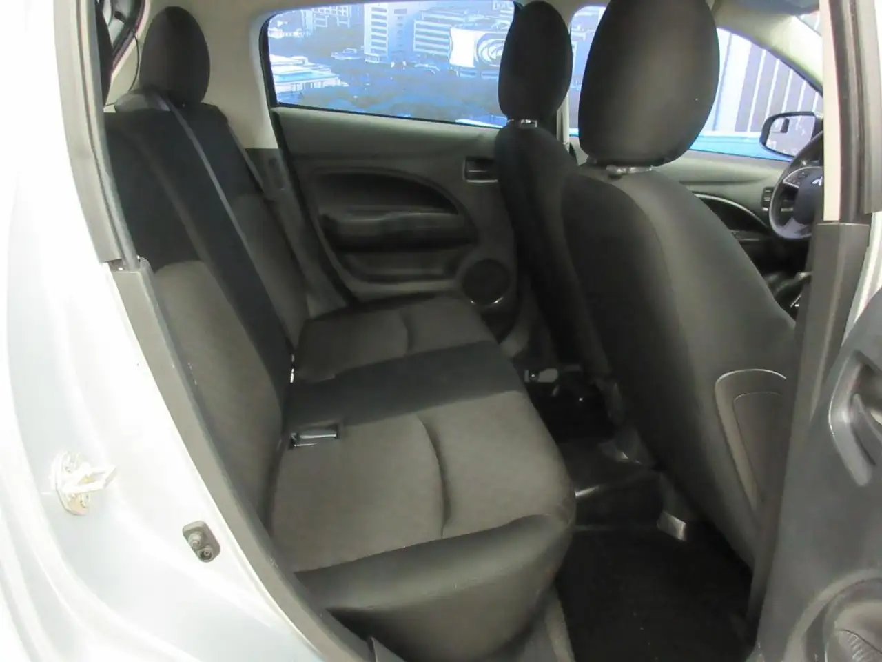 Mitsubishi Mirage photo Mitsubishi Mirage