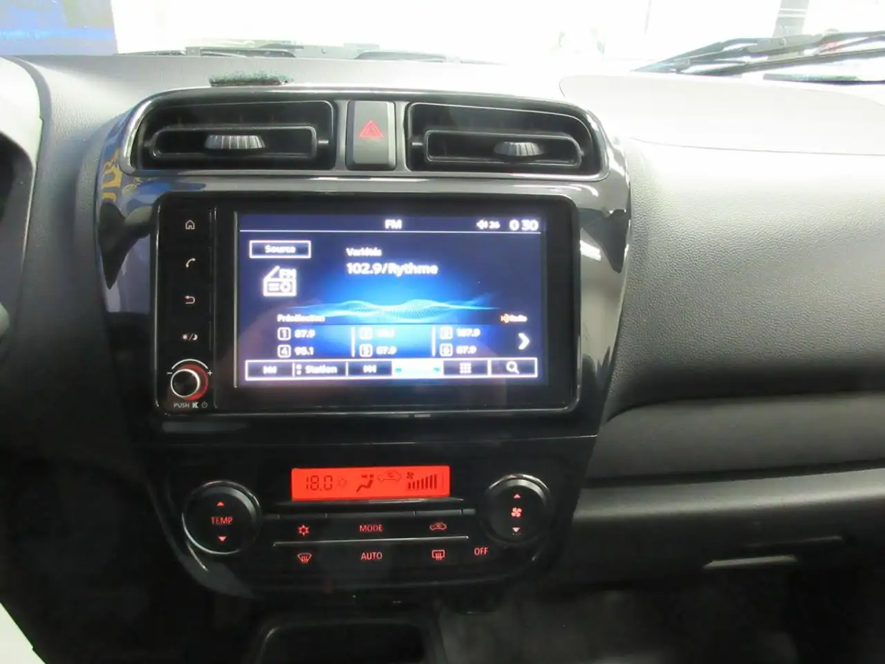 Mitsubishi Mirage photo Mitsubishi Mirage