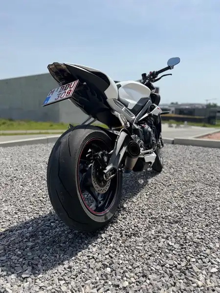 Triumph Street Triple - foto 6