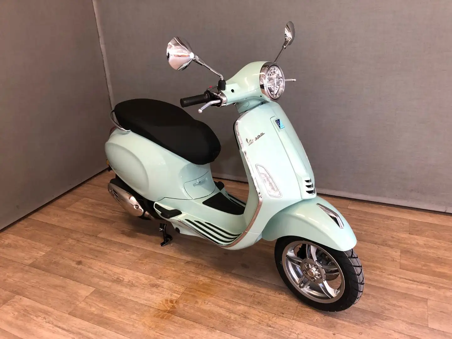 Vespa Primavera 125 E5+FACELIFT-HAUSPREISAKTION Verde - 1