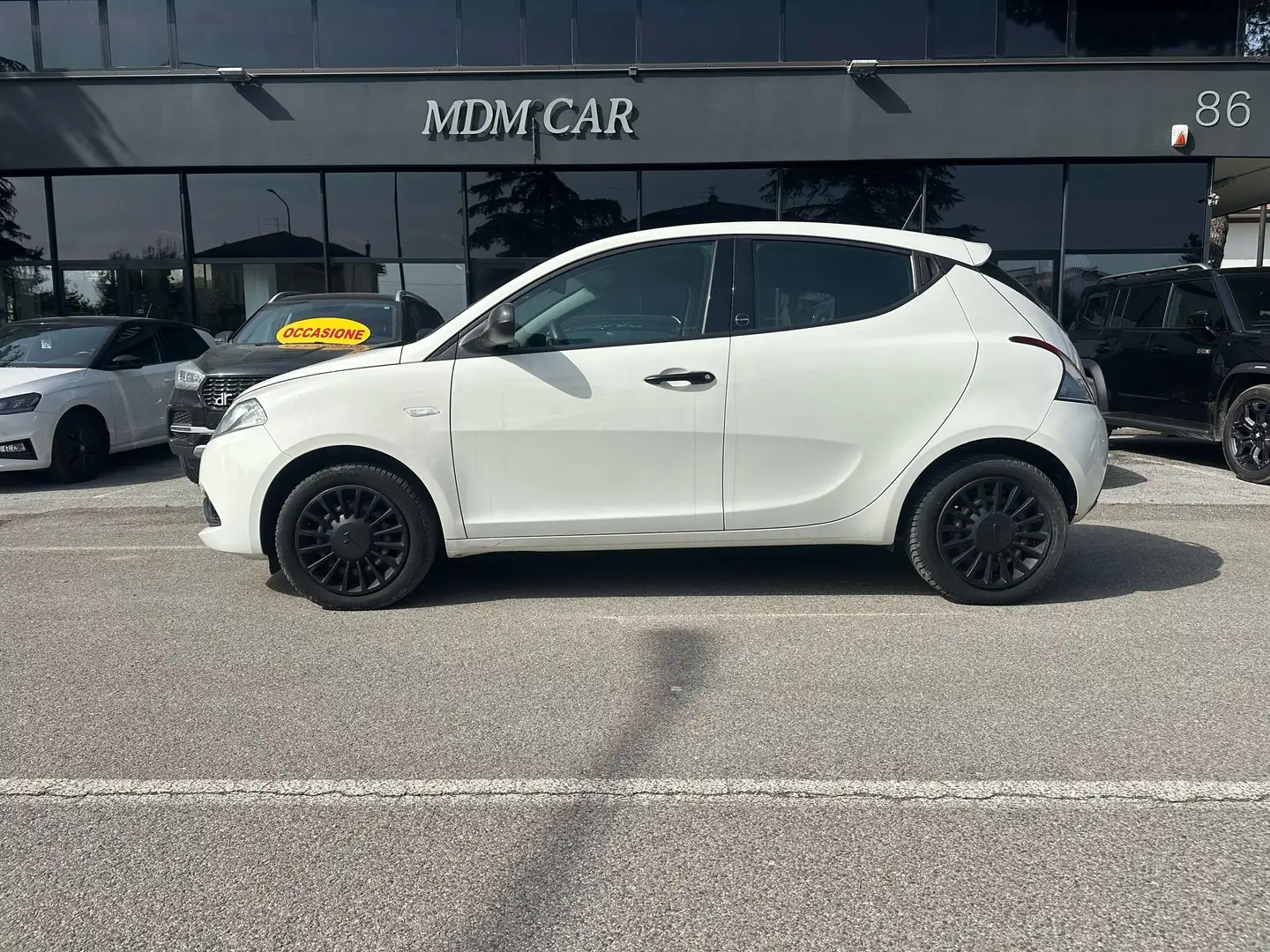 Lancia Ypsilon 1.0 hybrid *PROMO* NEOPATENTATI Bianco - 2