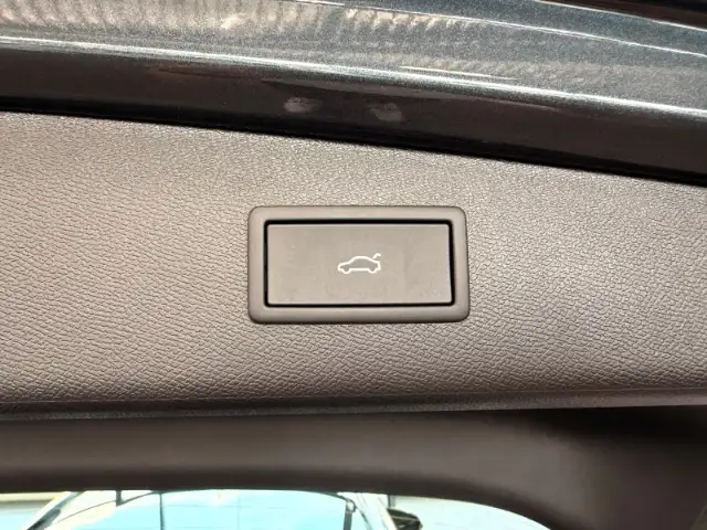 Cupra Leon view 11