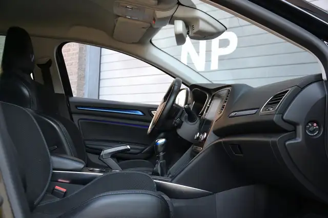 Renault Megane view 9