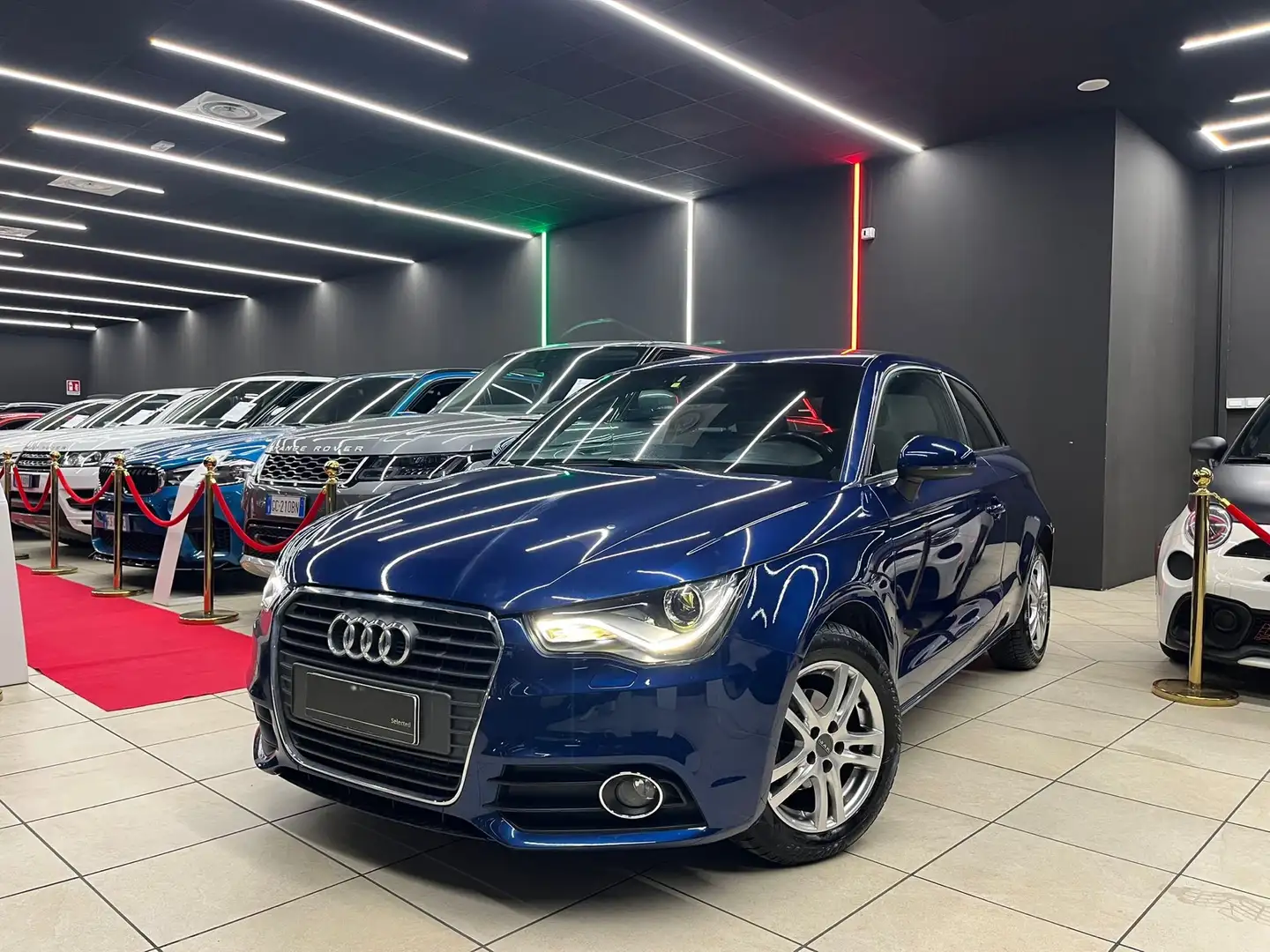 Audi A1 1.6 tdi S Line Edition plus 90cv OK NEOPATENTATI Blau - 1