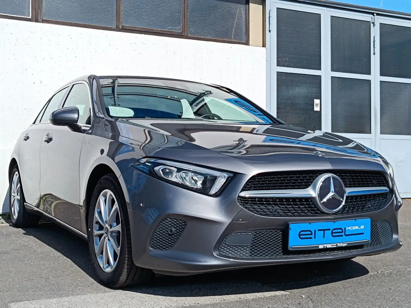 Mercedes-Benz A 250 4Matic Progressive Navi LED PDC Virtual Grau - 2