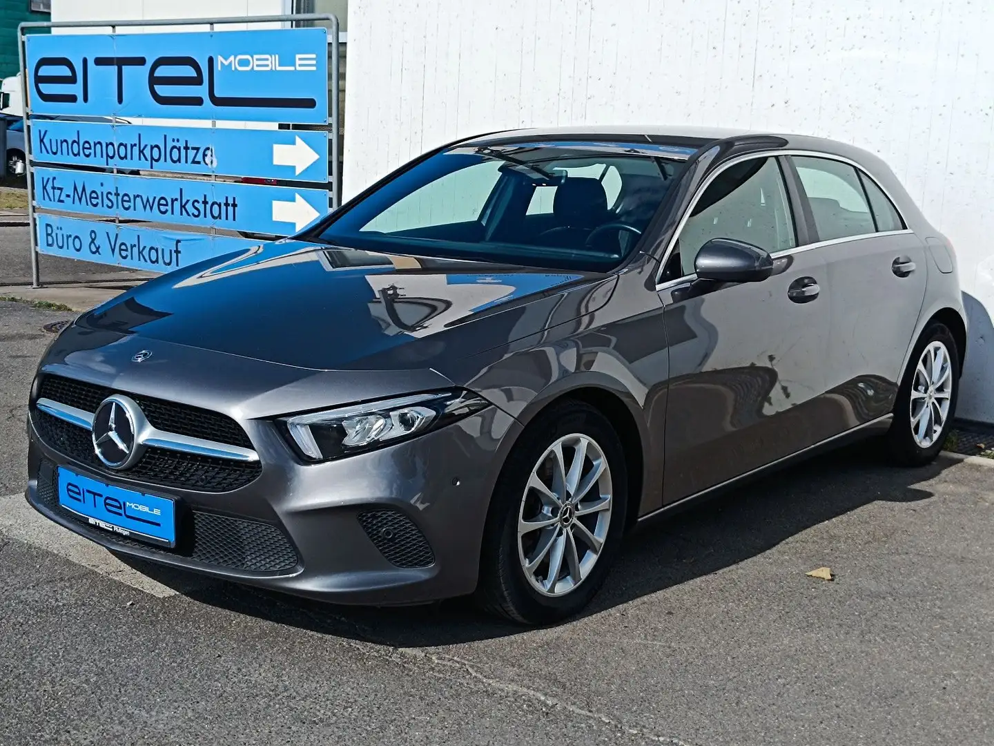Mercedes-Benz A 250 4Matic Progressive Navi LED PDC Virtual Grau - 1