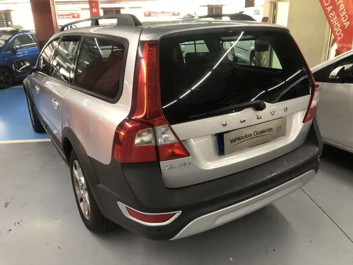 Volvo XC70 D5 Summum Geartronic Plateado - 2