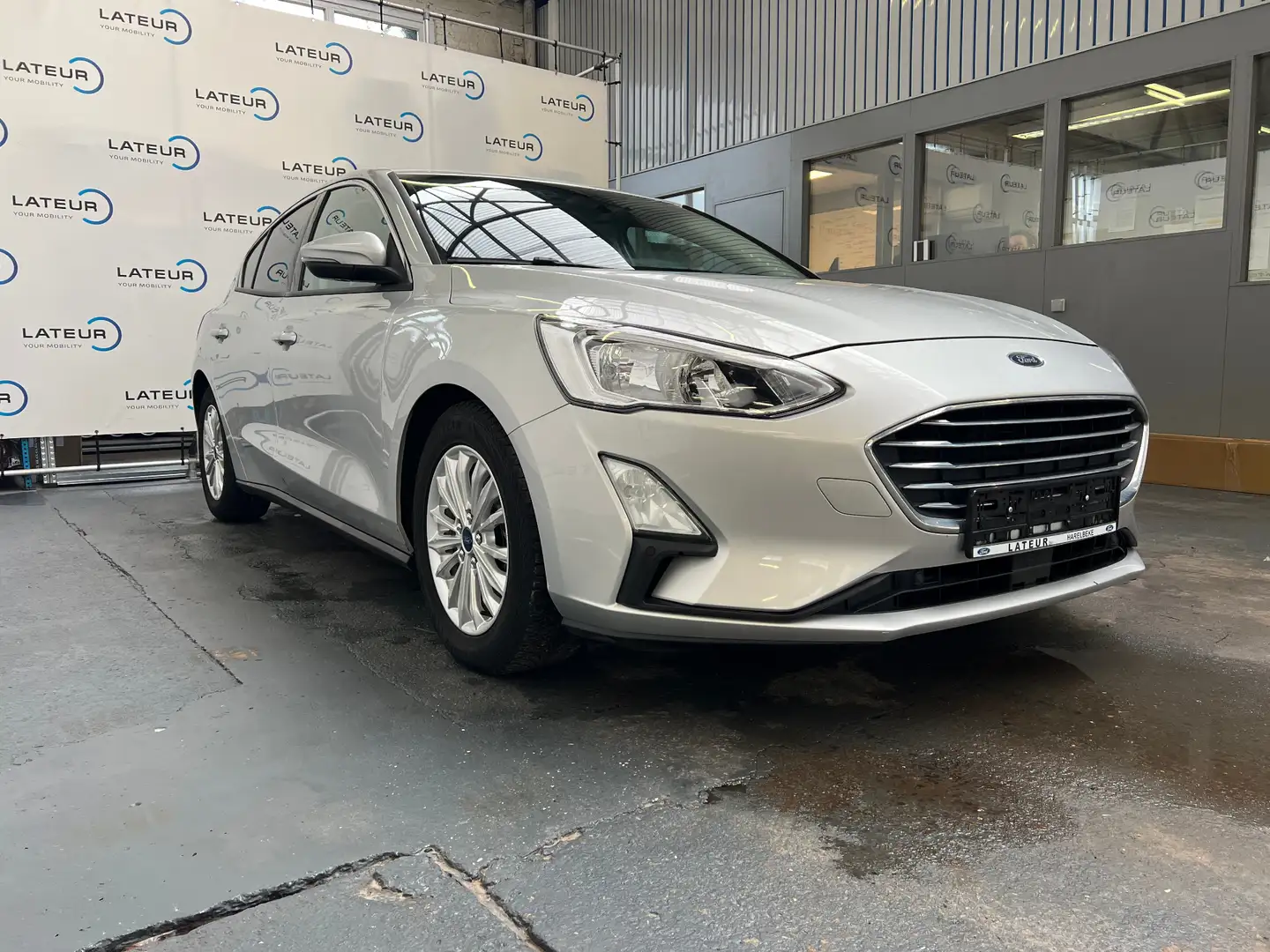 Ford Focus 1.0i Ecoboost 125pk M6 Plateado - 2