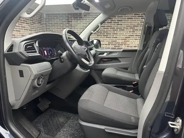 Volkswagen Transporter view 14