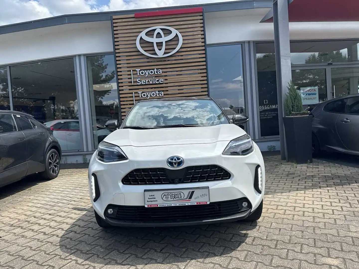 Toyota Yaris Cross Hybrid 1.5 VVT-i Elegant AHK, LED,SHZ Weiß - 1
