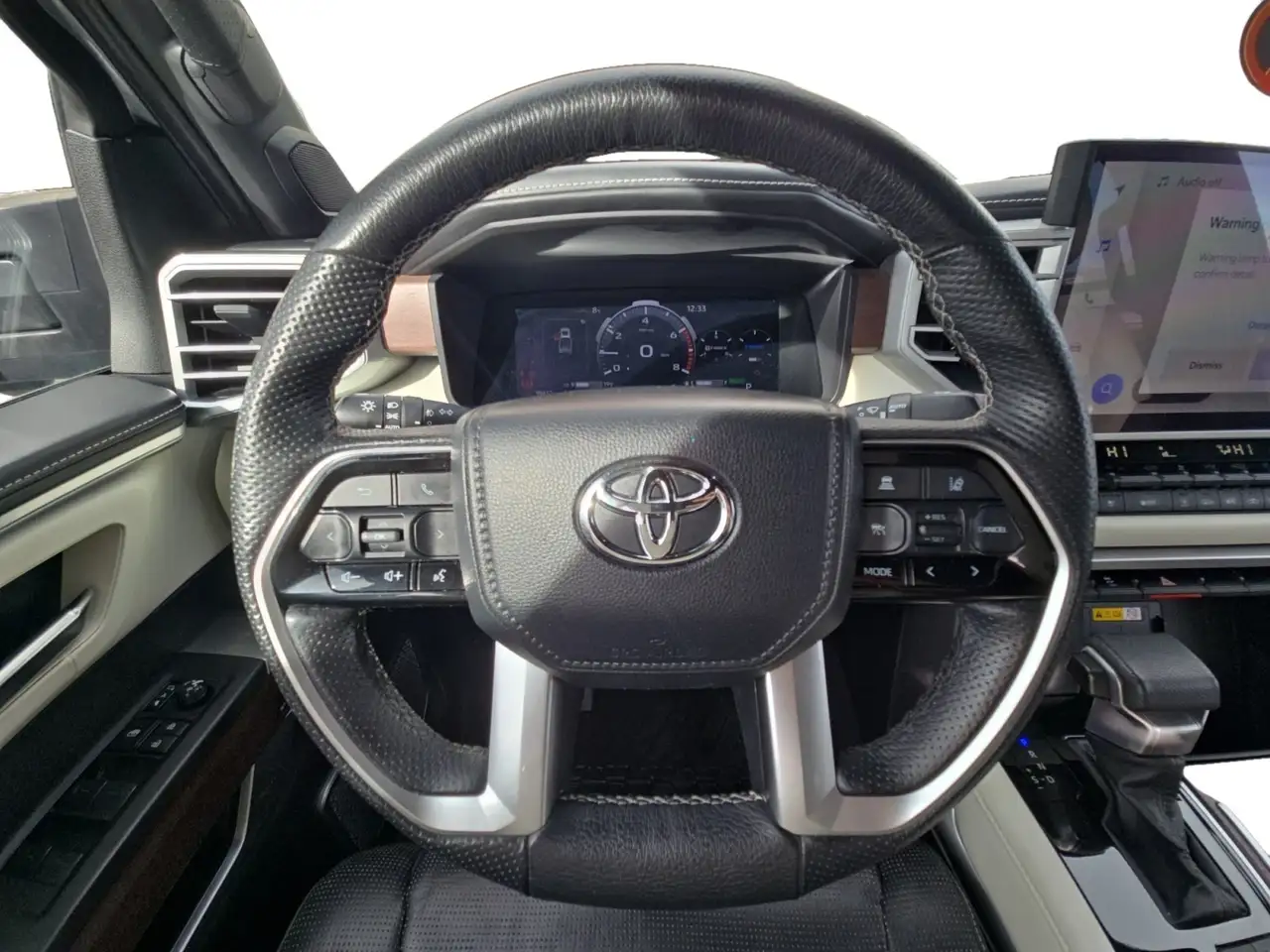 Toyota Tundra снимка Toyota Tundra