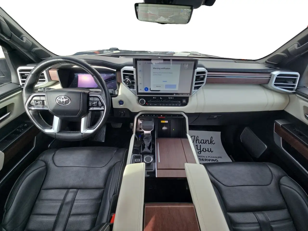 Toyota Tundra снимка Toyota Tundra