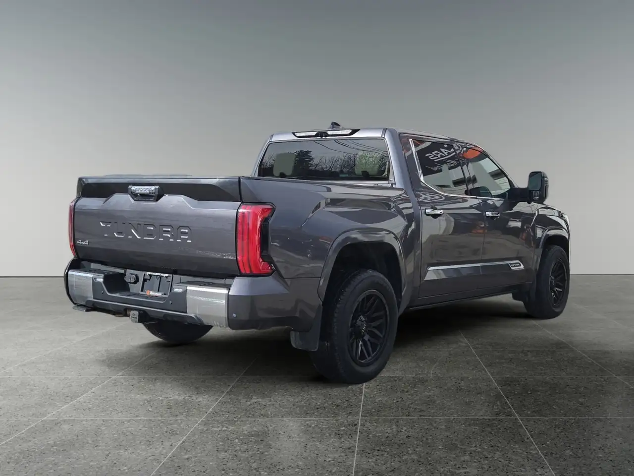 Toyota Tundra снимка Toyota Tundra