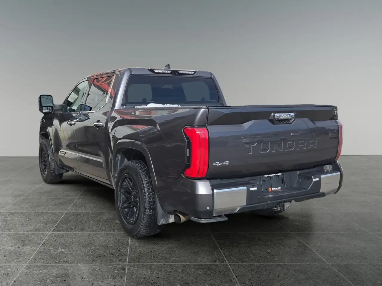 Toyota Tundra снимка Toyota Tundra