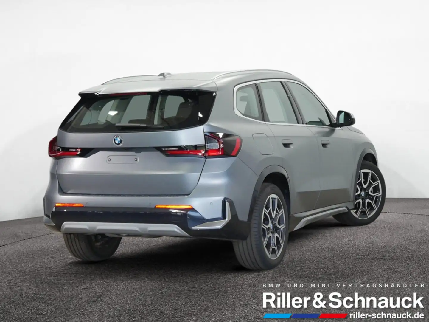 BMW X1 xDrive23d xLine PANO+AHK+HUD+ACC+360°KAM Grau - 2