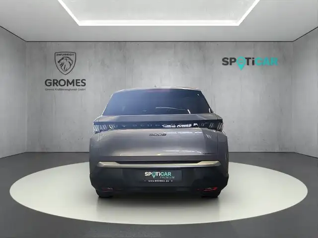 Peugeot 5008 view 4