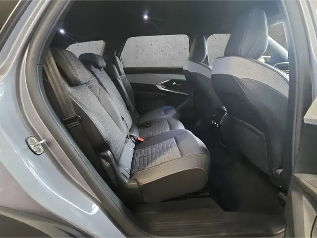 Peugeot 5008 view 14
